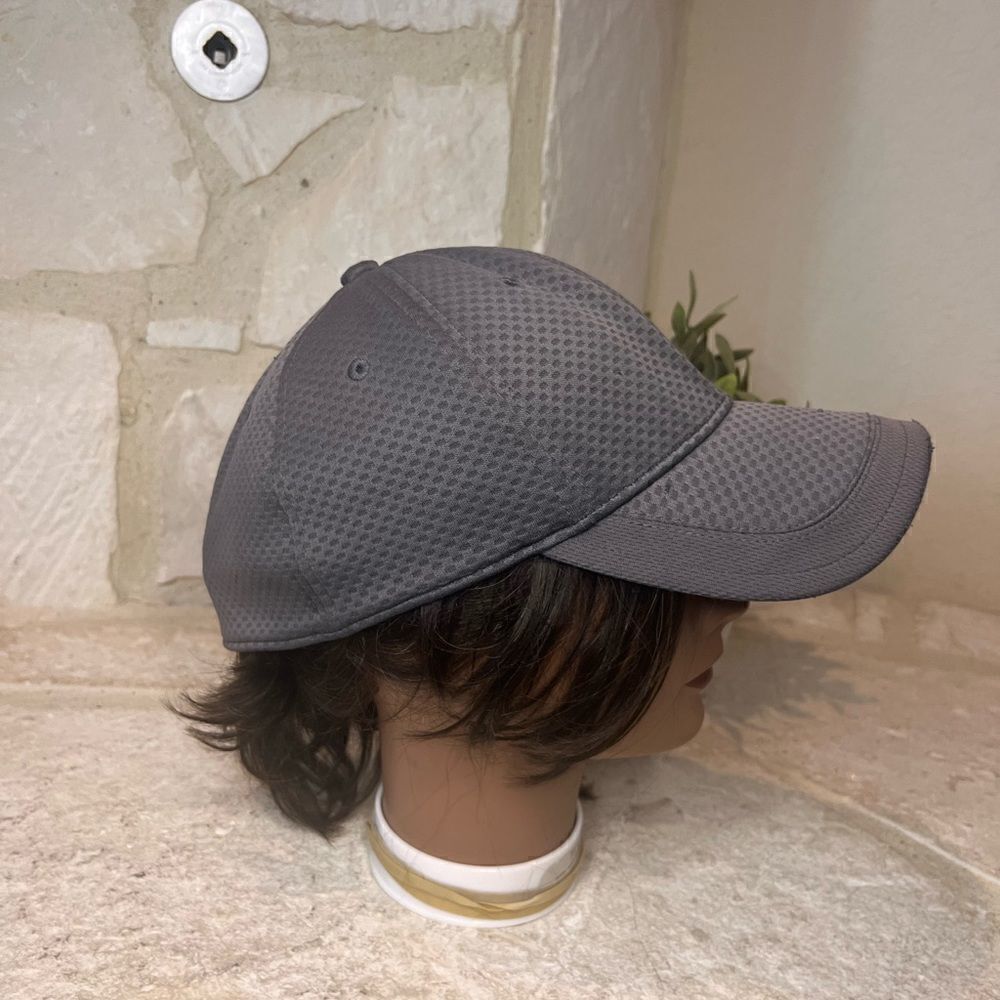 Adidas dark grey and pink fitted baseball cap - Picture 3 of 5